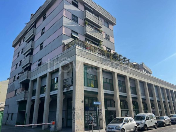 appartamento in vendita a Milano in zona Dergano