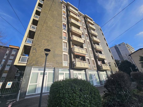 appartamento in vendita a Milano in zona Vigentino