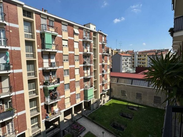 appartamento in vendita a Milano in zona Porta Vittoria