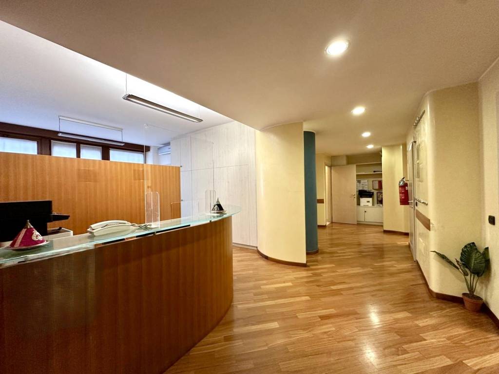 ufficio in vendita a Milano in zona Centro Direzionale