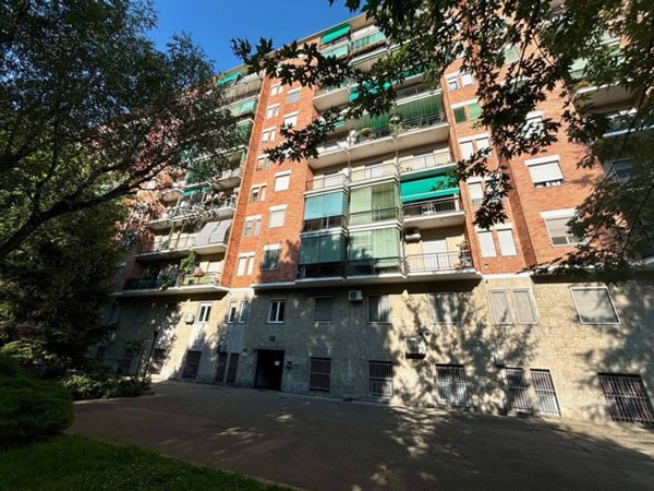 appartamento in vendita a Milano in zona Famagosta