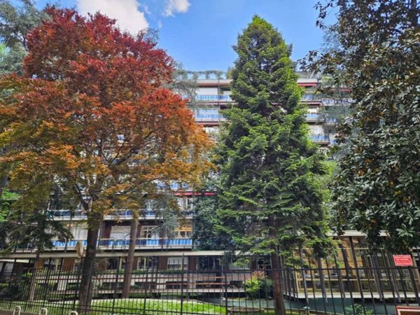 appartamento in vendita a Milano in zona Sant'Ambrogio