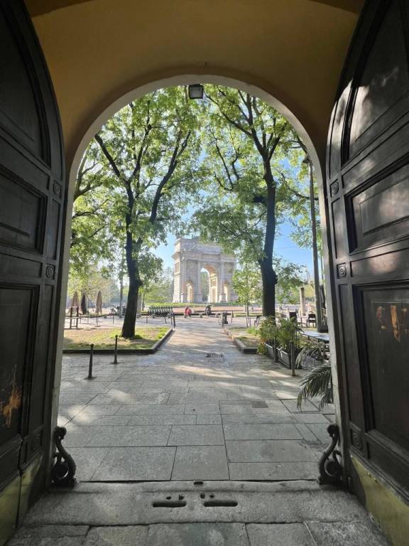 appartamento in vendita a Milano in zona Sempione