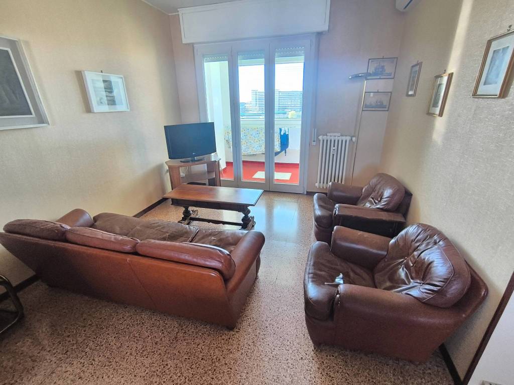 appartamento in vendita a Milano in zona Baggio
