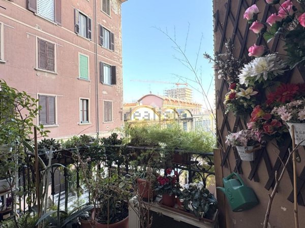 appartamento in vendita a Milano in zona Lorenteggio