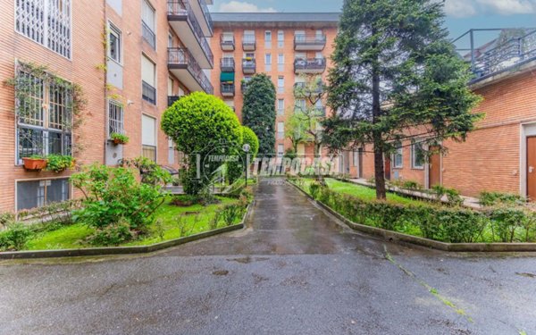 appartamento in vendita a Milano in zona Dergano