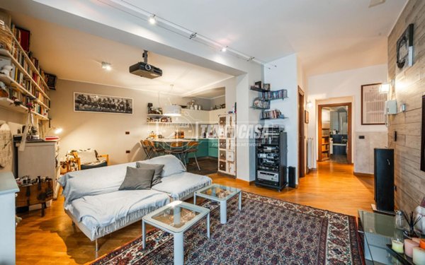 appartamento in vendita a Milano in zona Vigentino