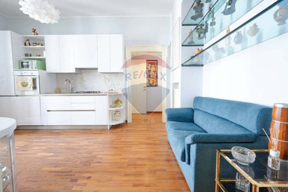 appartamento in vendita a Milano in zona Porta Nuova
