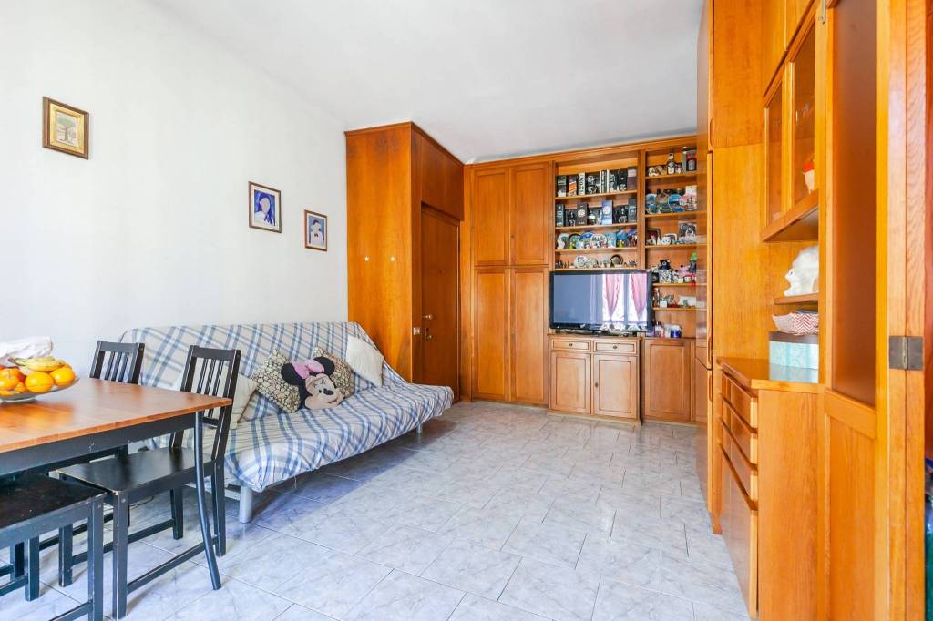 appartamento in vendita a Milano in zona Segnano