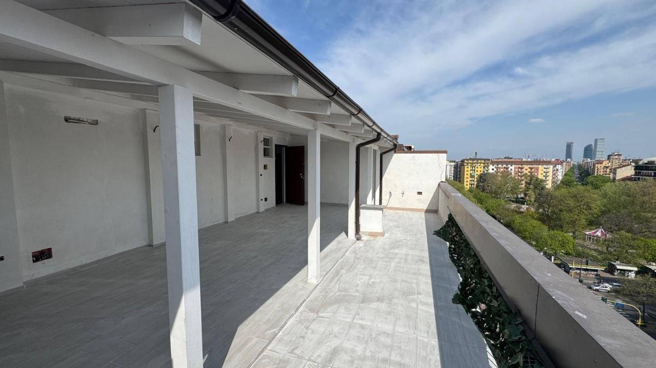 negozio in vendita a Milano in zona Solari