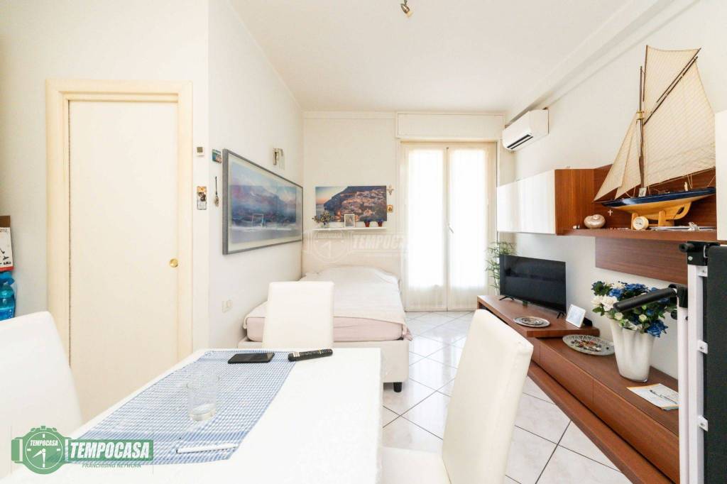 appartamento in vendita a Milano in zona Rottole