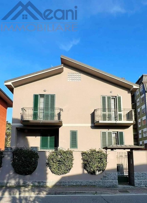 casa indipendente in vendita a Milano in zona Rogoredo