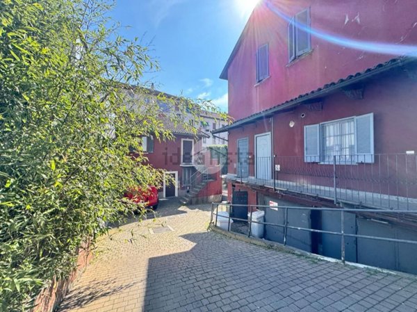 appartamento in vendita a Milano in zona Stadera