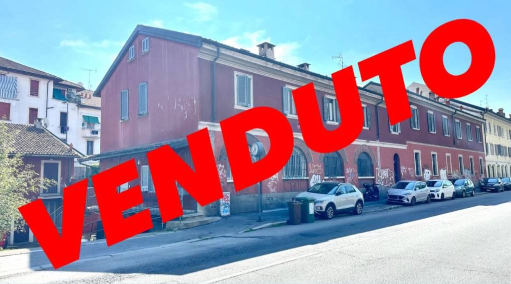 appartamento in vendita a Milano in zona Chiesa Rossa