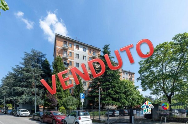 appartamento in vendita a Milano in zona Segnano