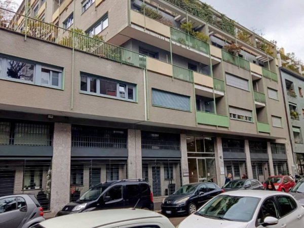 appartamento in vendita a Milano in zona Sempione