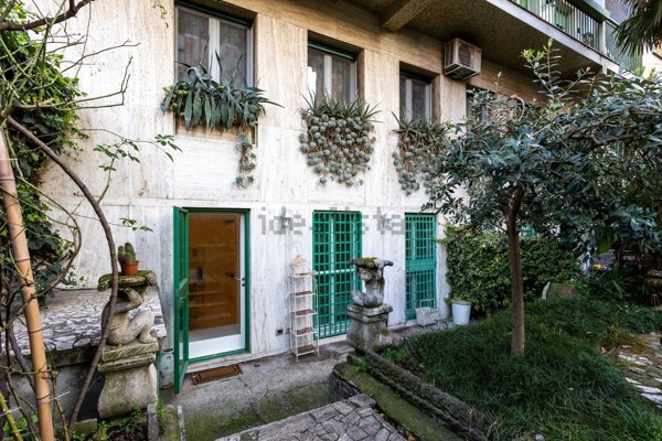 appartamento in vendita a Milano in zona Bocconi