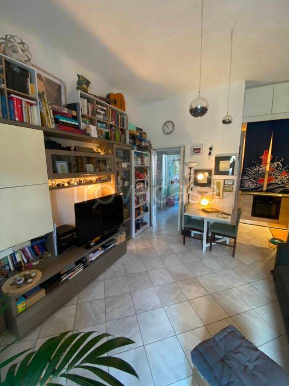 appartamento in vendita a Milano in zona Baggio