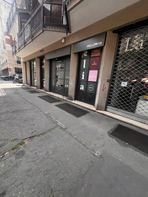 locale commerciale in vendita a Milano