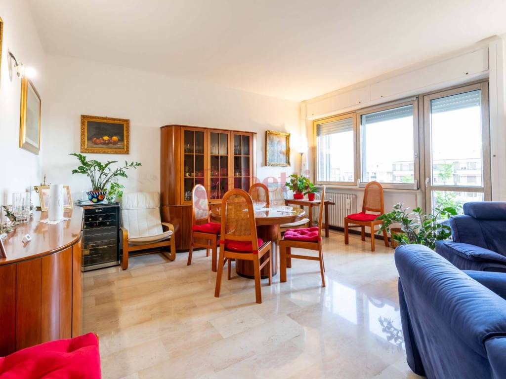 appartamento in vendita a Milano in zona Dergano