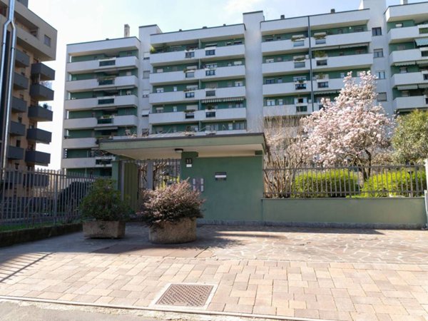 appartamento in vendita a Milano in zona Quarto Cagnino