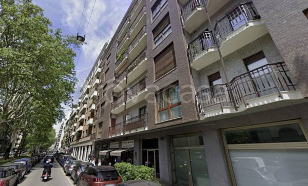 ufficio in vendita a Milano in zona Cinque Giornate