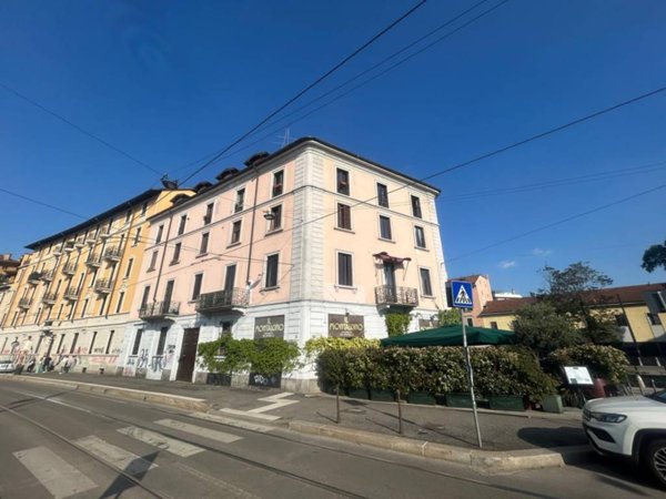 appartamento in vendita a Milano in zona Porta Genova