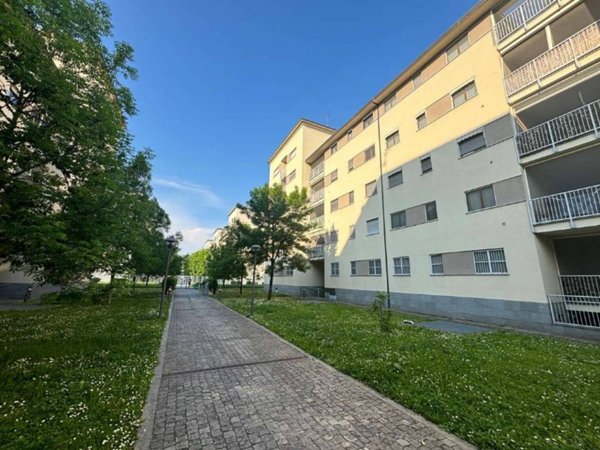 appartamento in vendita a Milano in zona Famagosta