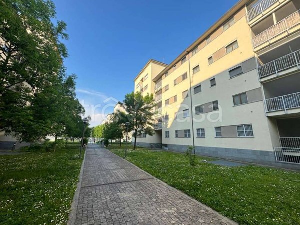 appartamento in vendita a Milano in zona Famagosta
