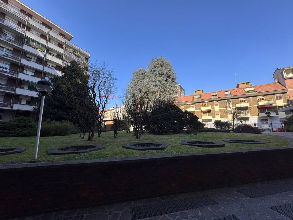 appartamento in vendita a Milano in zona Dergano