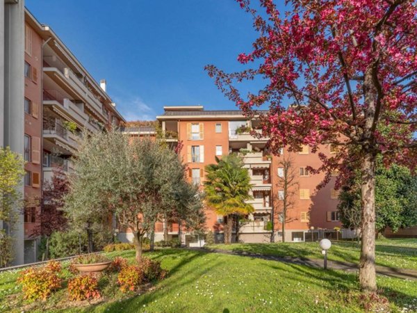 appartamento in vendita a Milano in zona Crescenzago