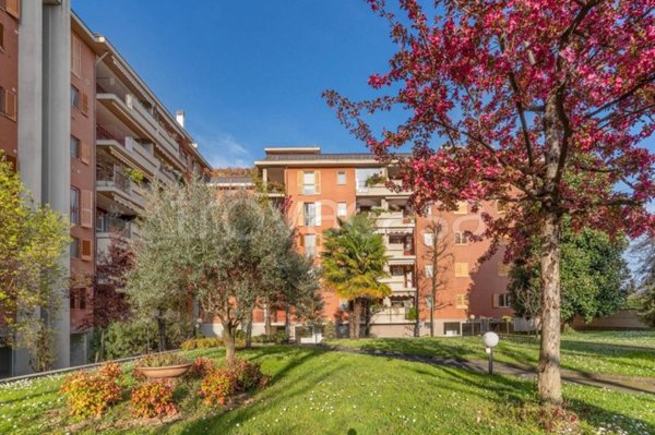 appartamento in vendita a Milano in zona Adriano