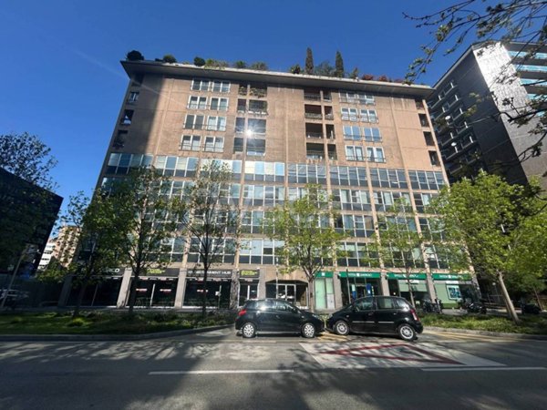 ufficio in vendita a Milano in zona Isola