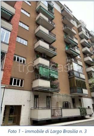 appartamento in vendita a Milano in zona Lorenteggio