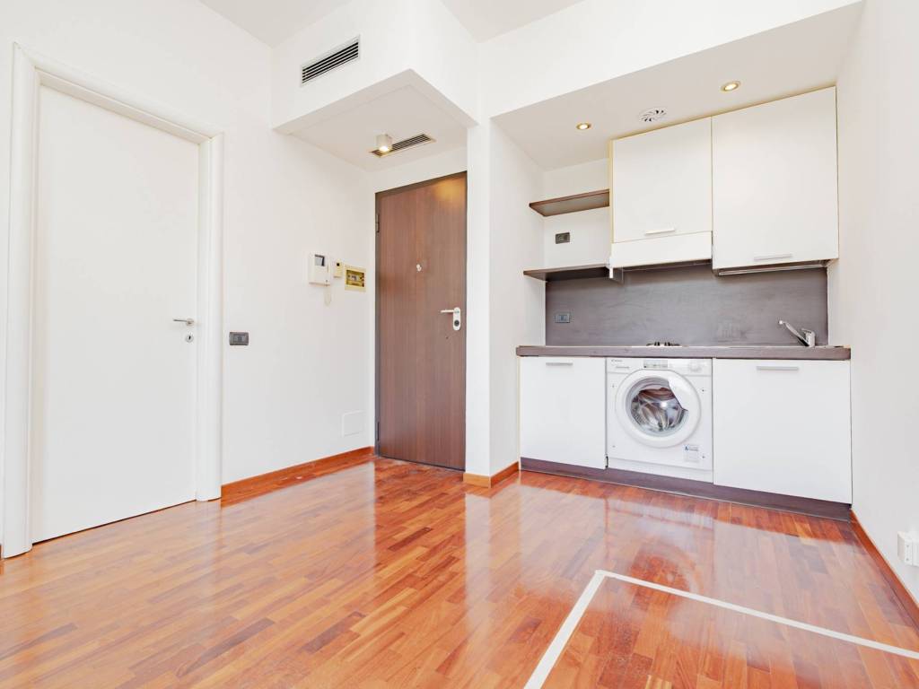ufficio in vendita a Milano in zona Città Studi