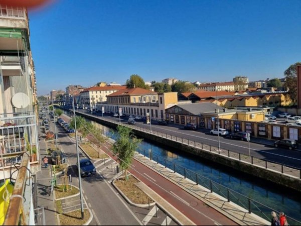appartamento in vendita a Milano in zona Famagosta