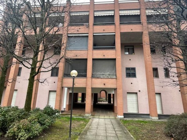 appartamento in vendita a Milano in zona Baggio