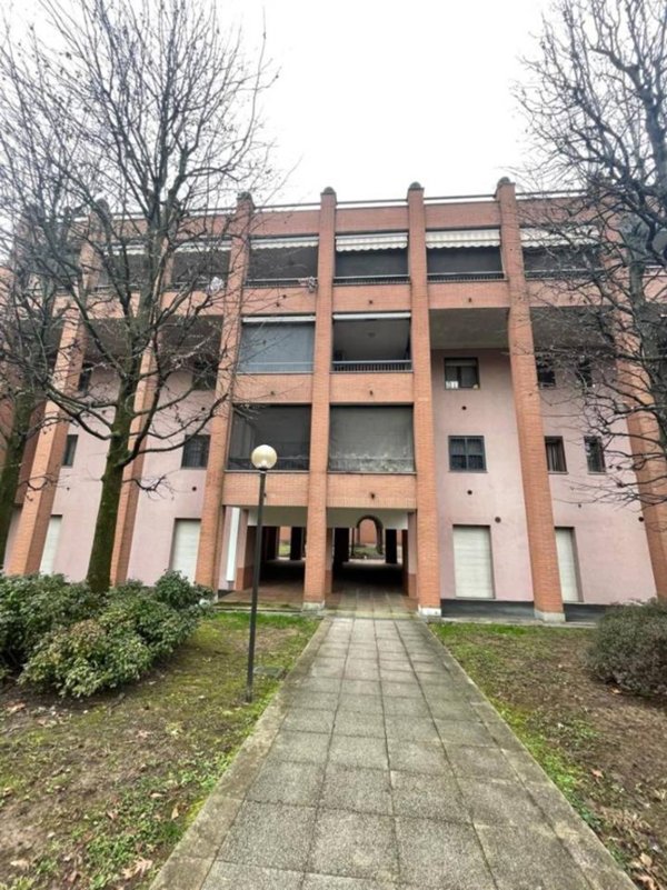 appartamento in vendita a Milano in zona Forze Armate