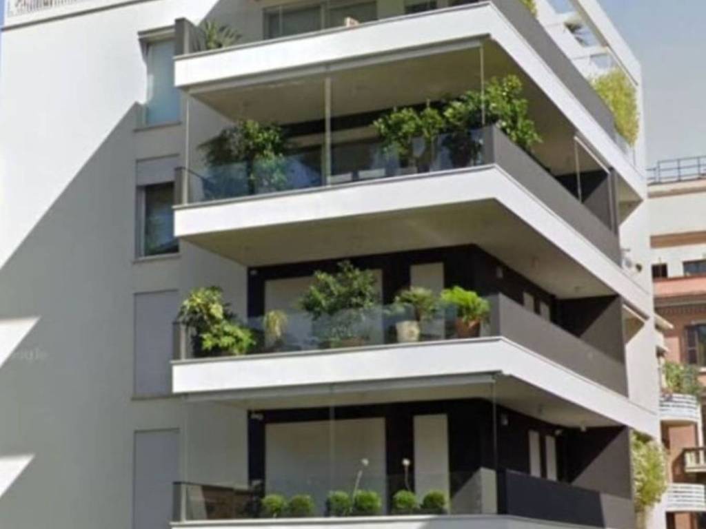 intera palazzina in vendita a Milano in zona Centro Direzionale