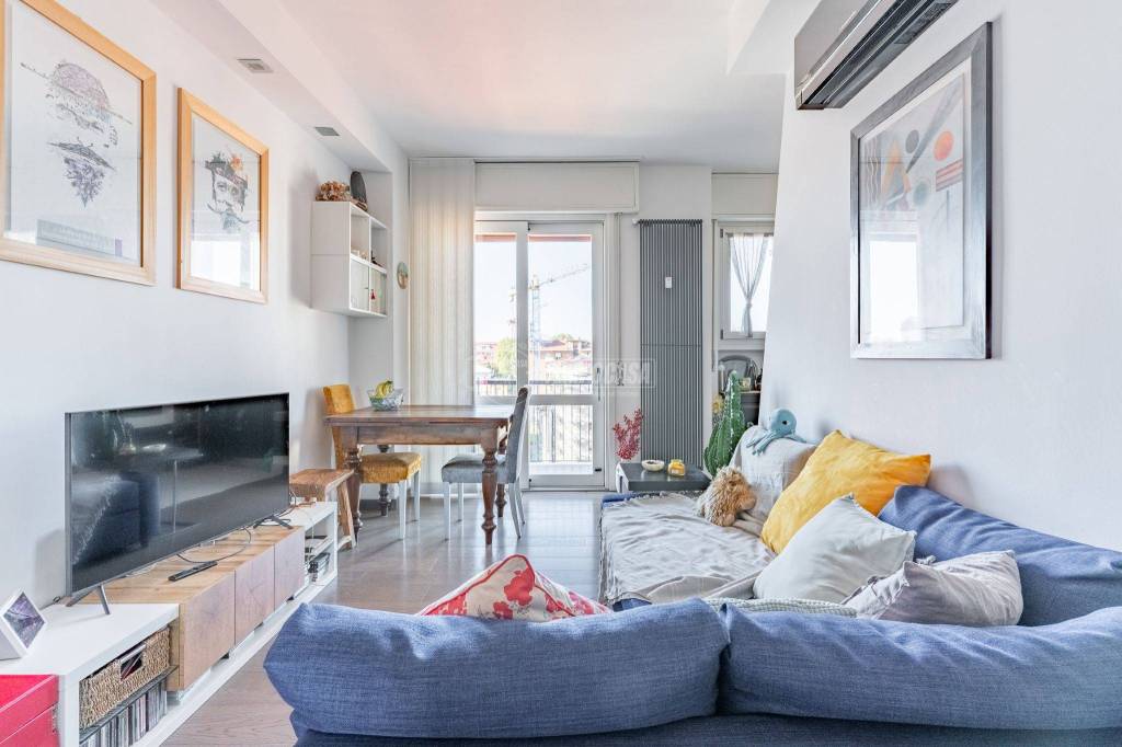 appartamento in vendita a Milano in zona Famagosta
