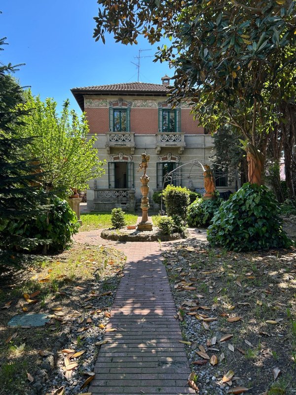casa indipendente in vendita a Milano in zona Ponte Lambro