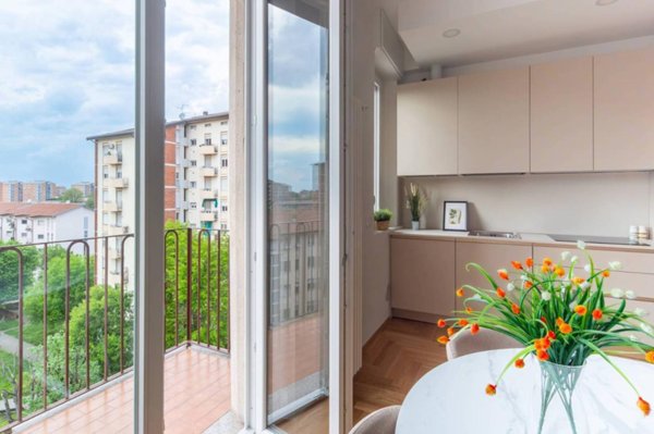 appartamento in vendita a Milano in zona Segnano