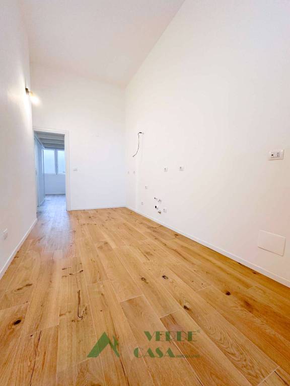 appartamento in vendita a Milano in zona Lorenteggio