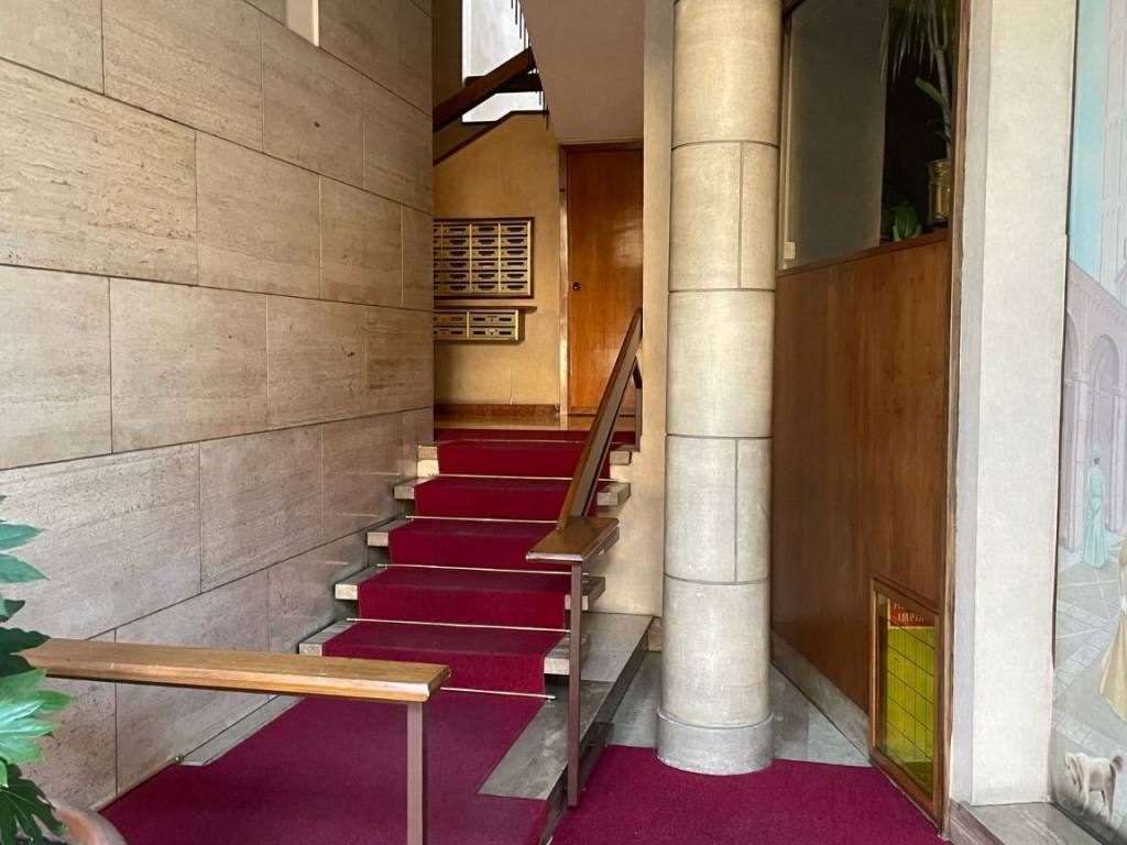 appartamento in vendita a Milano in zona Piazzale Lodi
