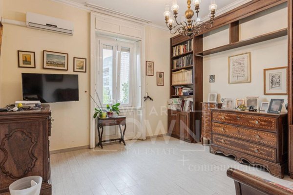 appartamento in vendita a Milano in zona Guastalla