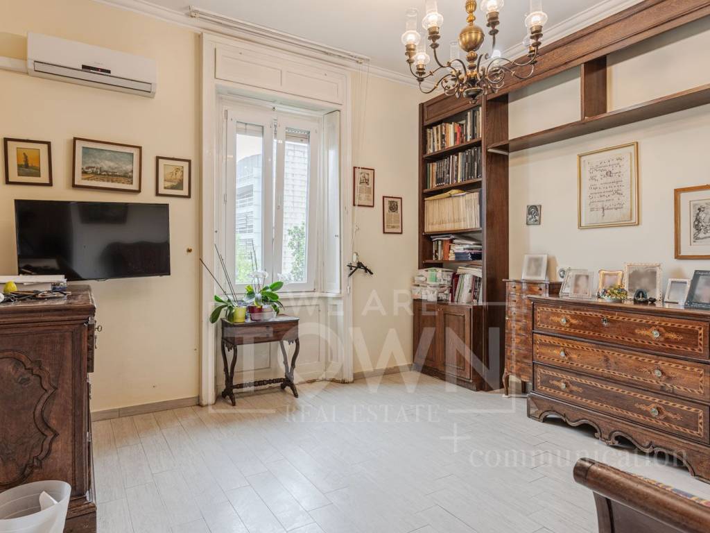 appartamento in vendita a Milano in zona Guastalla