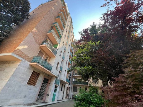 appartamento in vendita a Milano in zona Famagosta