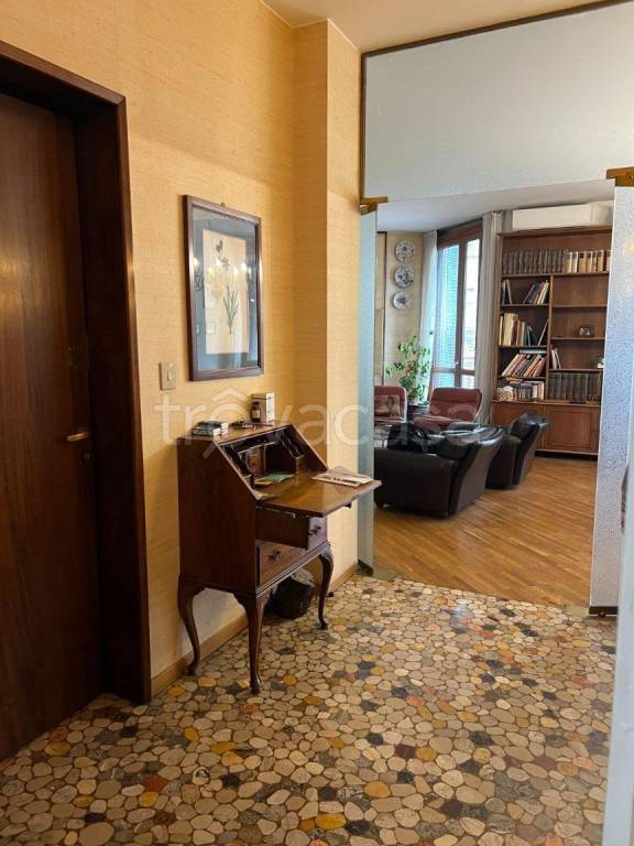 appartamento in vendita a Milano in zona Città Studi