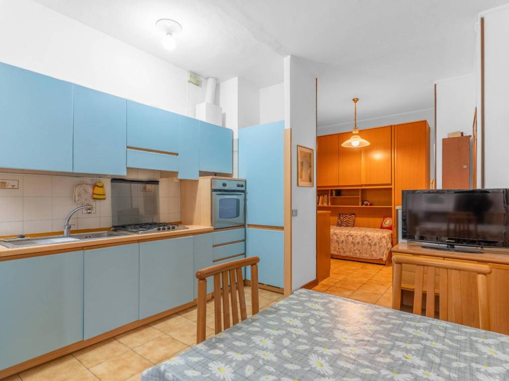 appartamento in vendita a Milano in zona Barona