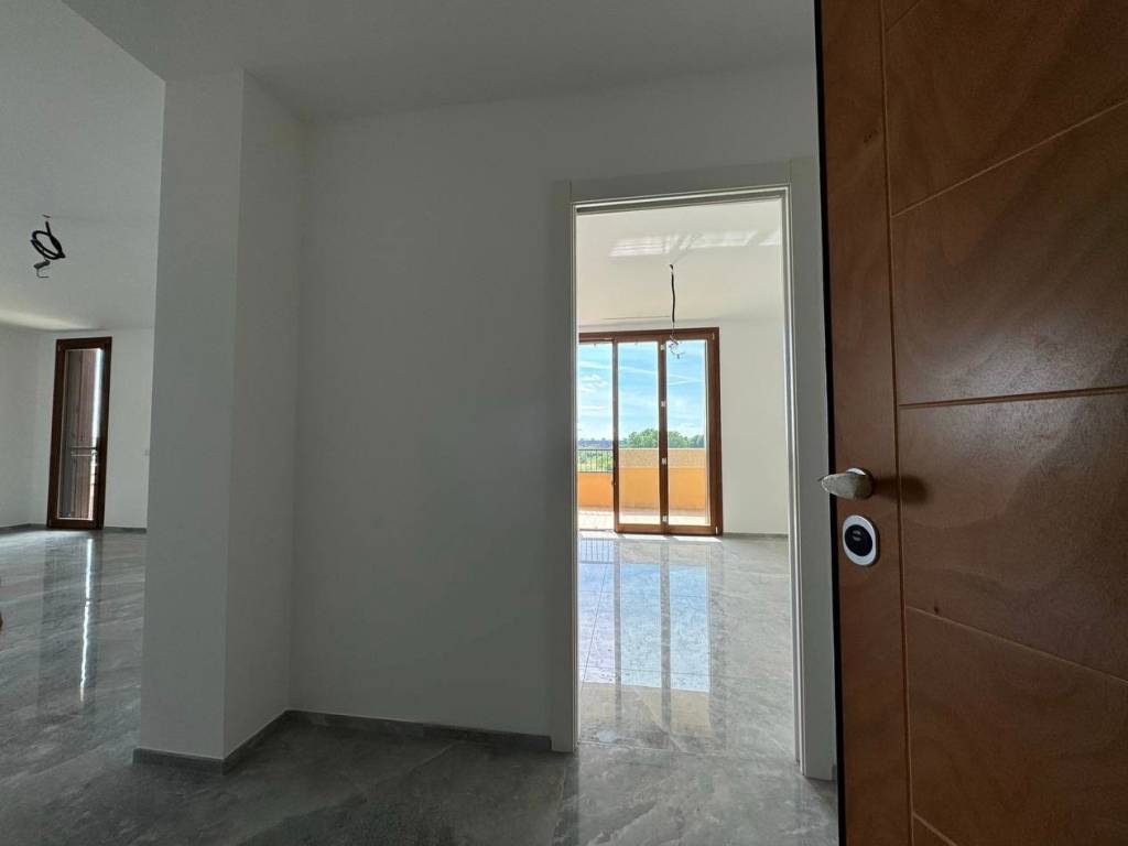 appartamento in vendita a Milano in zona Famagosta